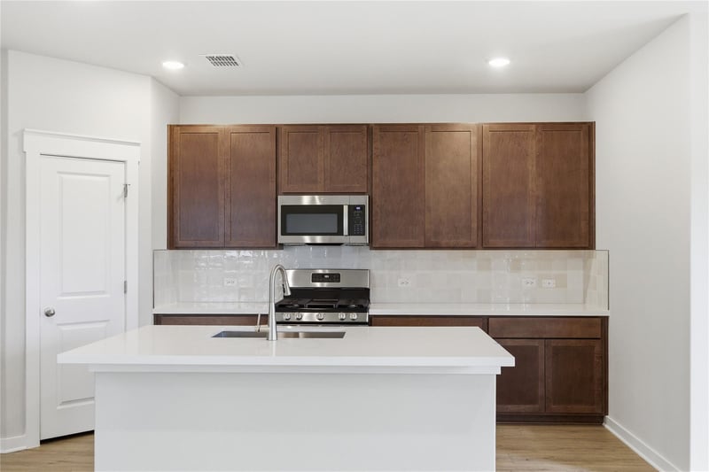 101 Greinert DR, Taylor, TX 76574