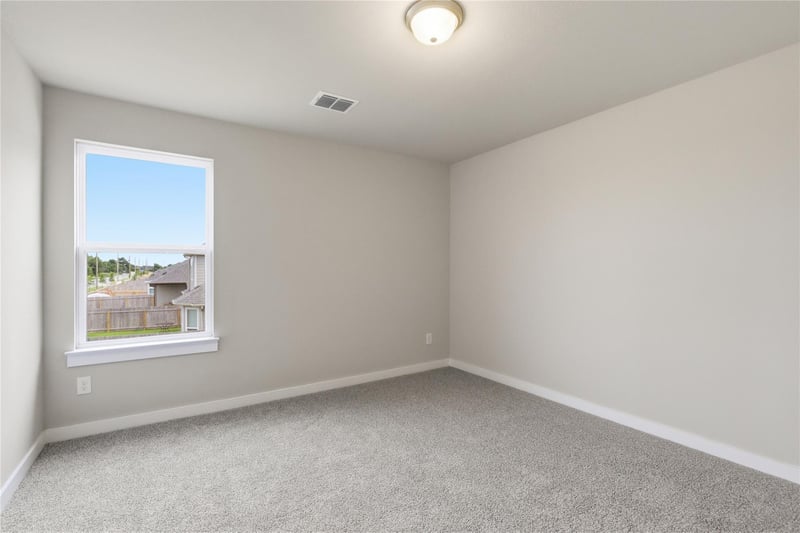 101 Greinert DR, Taylor, TX 76574