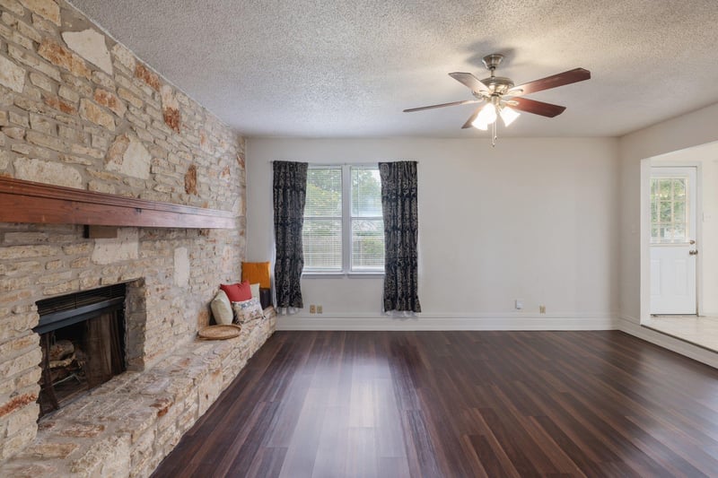 405 Brookhollow DR, Pflugerville, TX 78660