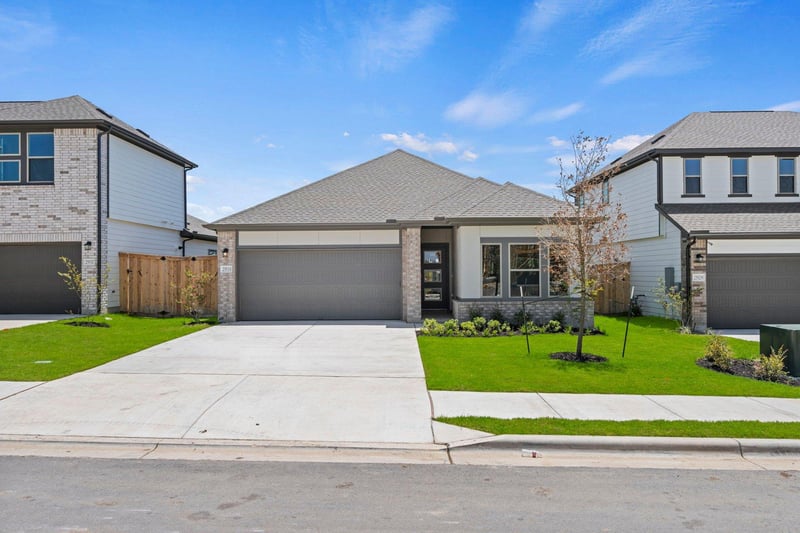 25533 Flora Bella LN, Elgin, TX 78621