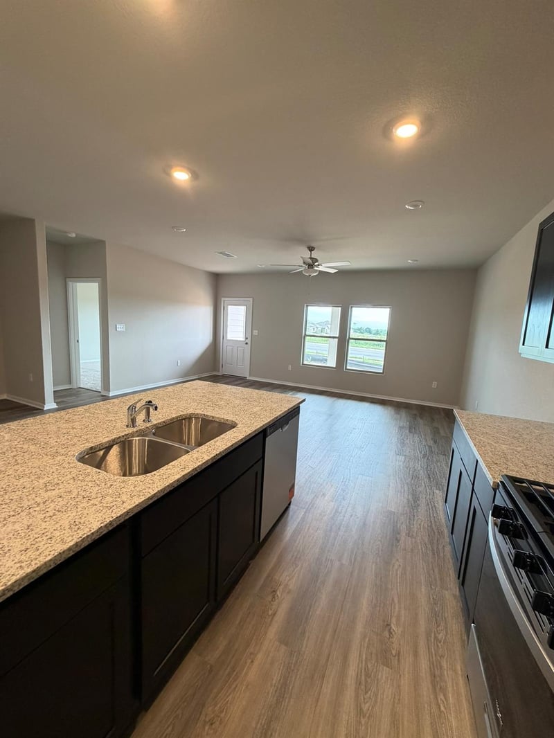 25533 Flora Bella LN, Elgin, TX 78621