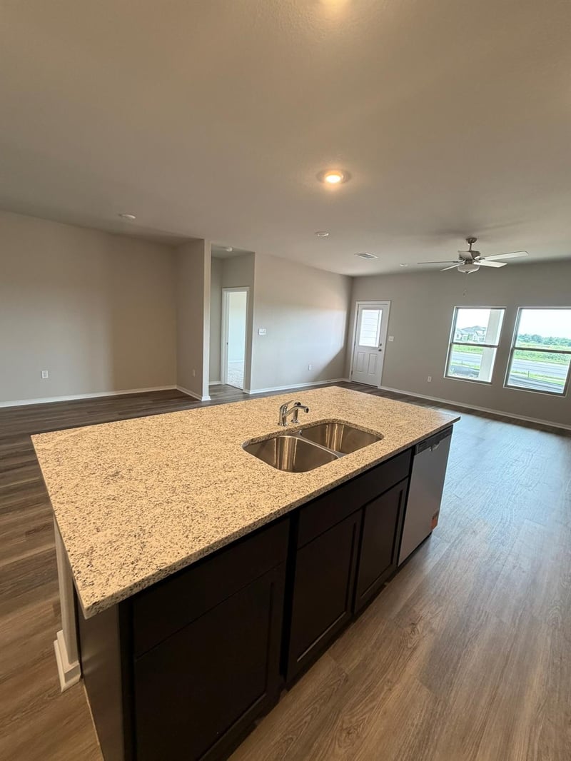 25533 Flora Bella LN, Elgin, TX 78621