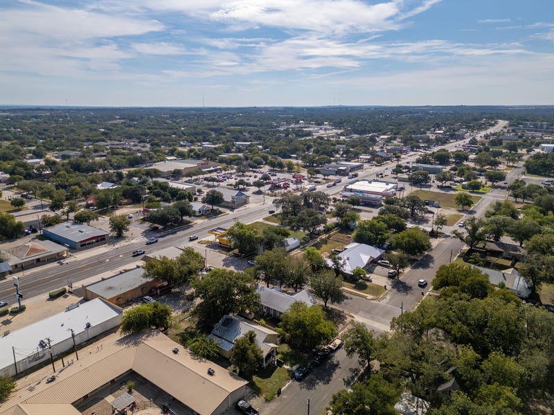 107 W 5th ST, Lampasas, TX 76550