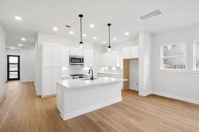 1325 South Brook DR, Leander, TX 78641