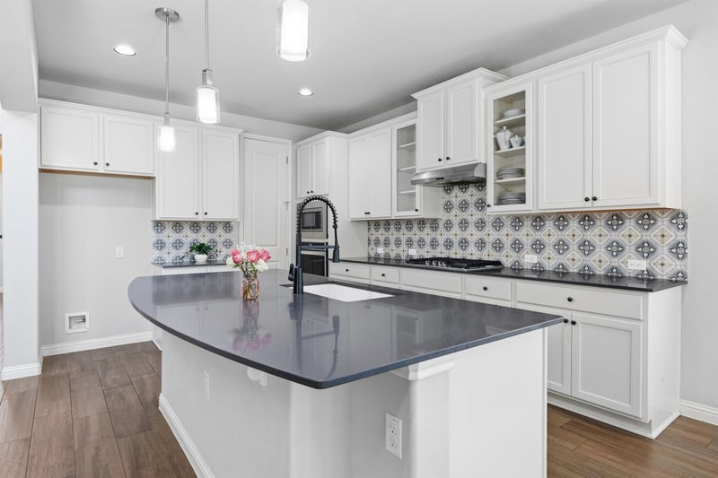2209 Littleleaf LN, Leander, TX 78641
