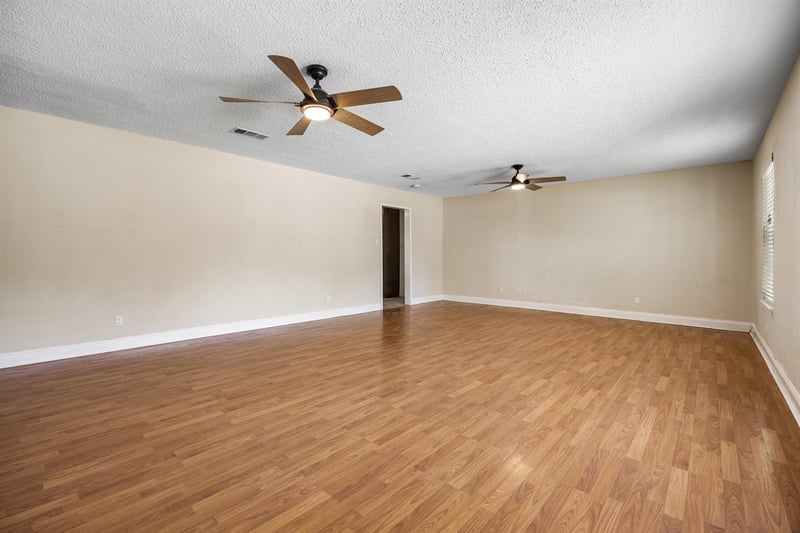 795 Vogel DR, Lockhart, TX 78644