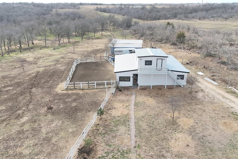 2690 County Road 466, Elgin, TX 78621