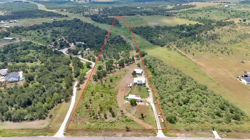 2690 County Road 466, Elgin, TX 78621