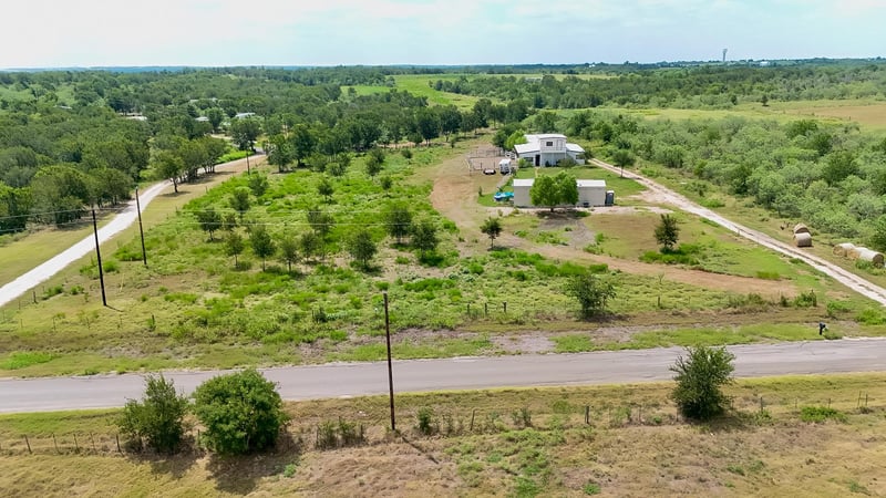 2690 County Road 466, Elgin, TX 78621