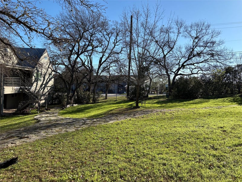 1514 Parker LN #111, Austin, TX 78741