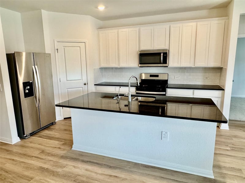 5005 Stockton LN, Del Valle, TX 78617