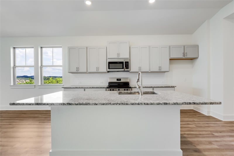 4500 Silverhill DR, Lago Vista, TX 78645