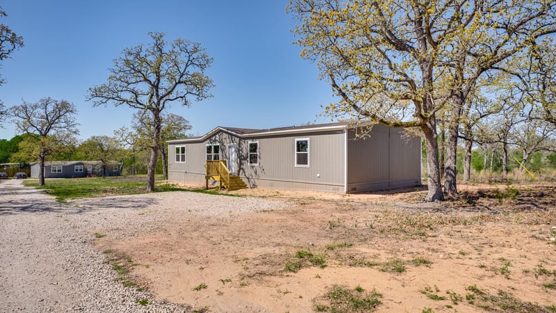 195 Tuck ST, Cedar Creek, TX 78612