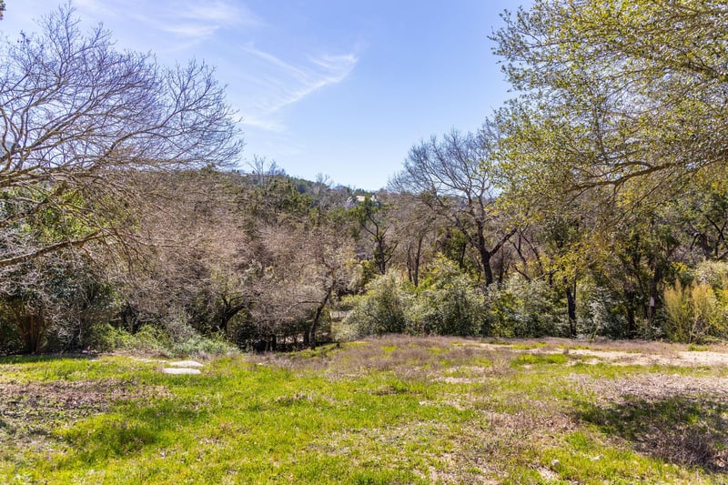 902 Yaupon Valley RD, West Lake Hills, TX 78746