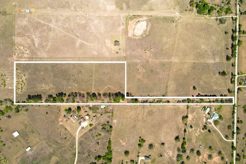 1550 Cattlemens ROW, Lockhart, TX 78644