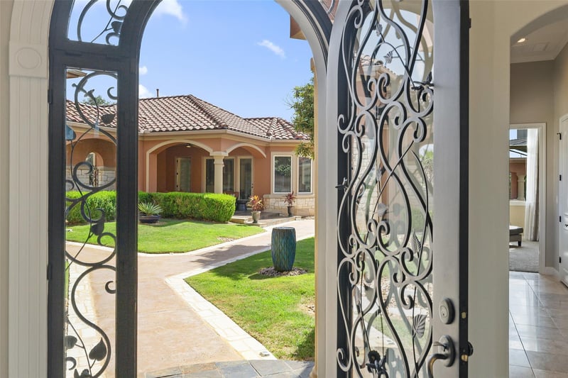 25616 Kahala Sunset CT, Spicewood, TX 78669