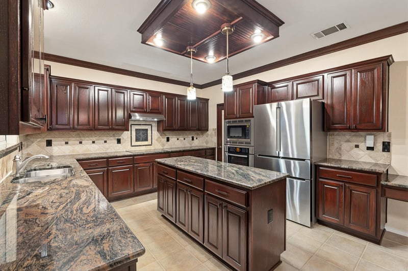 905 Brighton Bend LN, Cedar Park, TX 78613