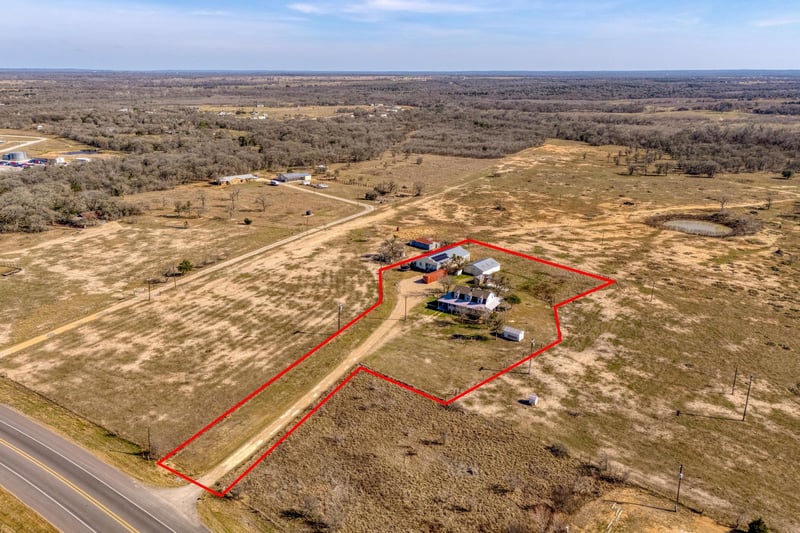 829 State Highway 21 Hw W, Cedar Creek, TX 78612