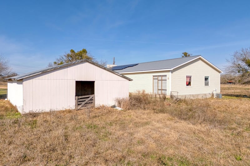 829 State Highway 21 Hw W, Cedar Creek, TX 78612