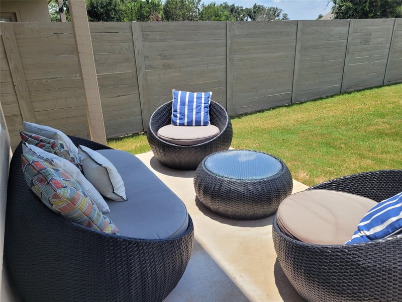 432 Wolf Springs RD, Georgetown, TX 78628