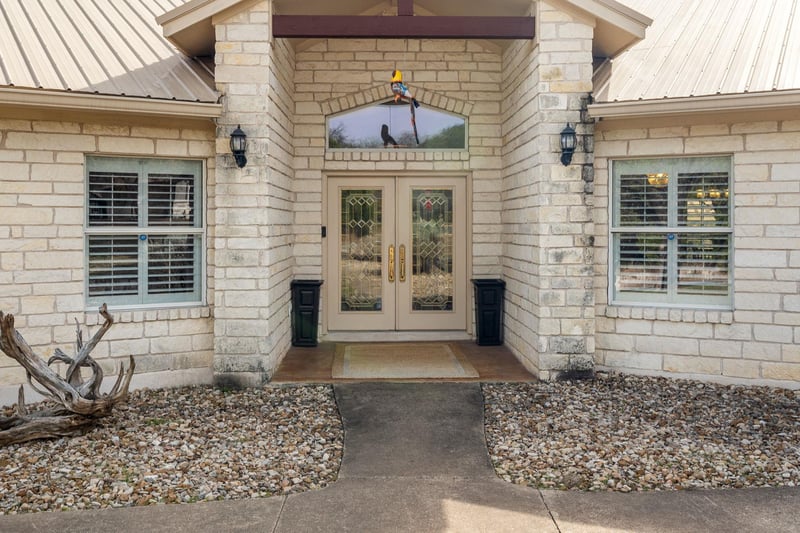 21007 Newhaven CV, Lago Vista, TX 78645