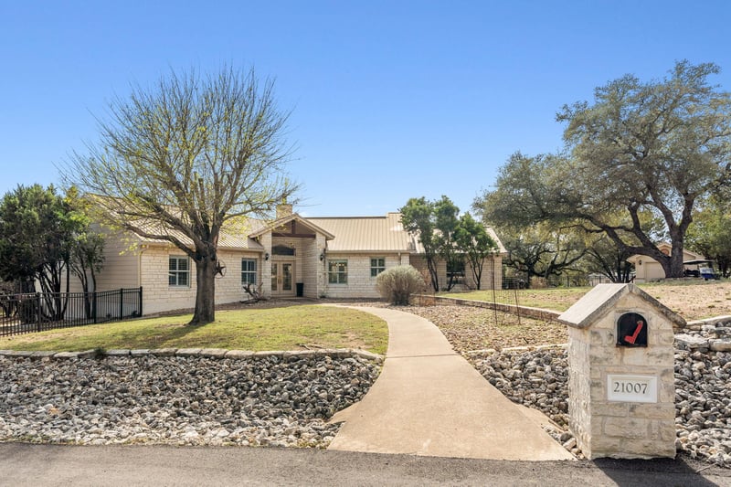 21007 Newhaven CV, Lago Vista, TX 78645