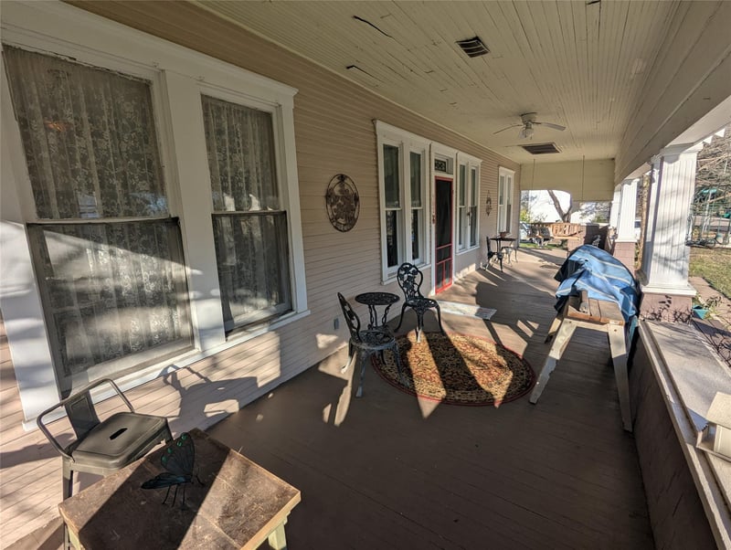 502 10th ST, Taylor, TX 76574