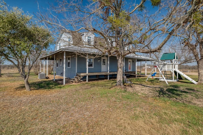 829 State Highway 21 Hw, Cedar Creek, TX 78612