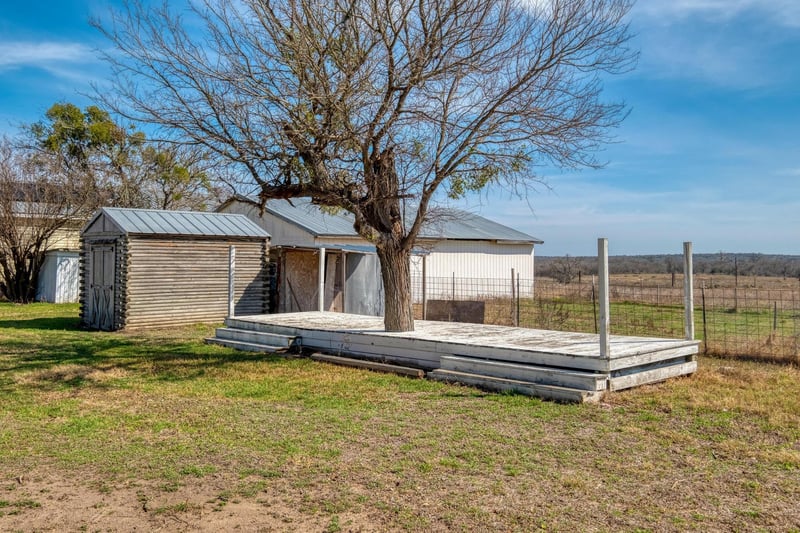 829 State Highway 21 Hw, Cedar Creek, TX 78612