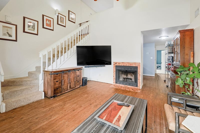 703 Valley View DR #A & B, Pflugerville, TX 78660