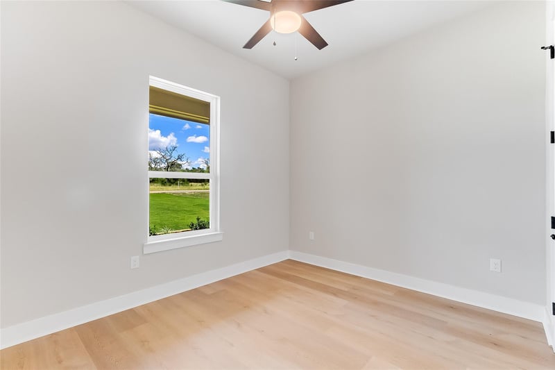 115 Draper LN, Bertram, TX 78605