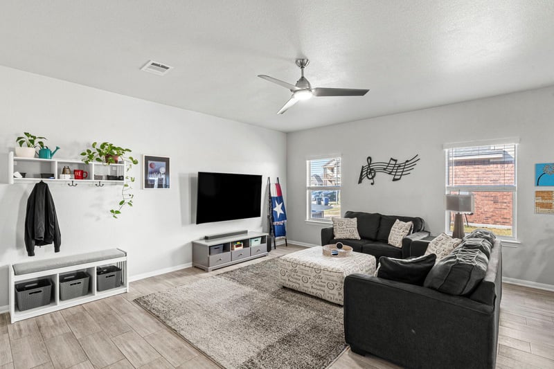 238 Wells BND, Hutto, TX 78634
