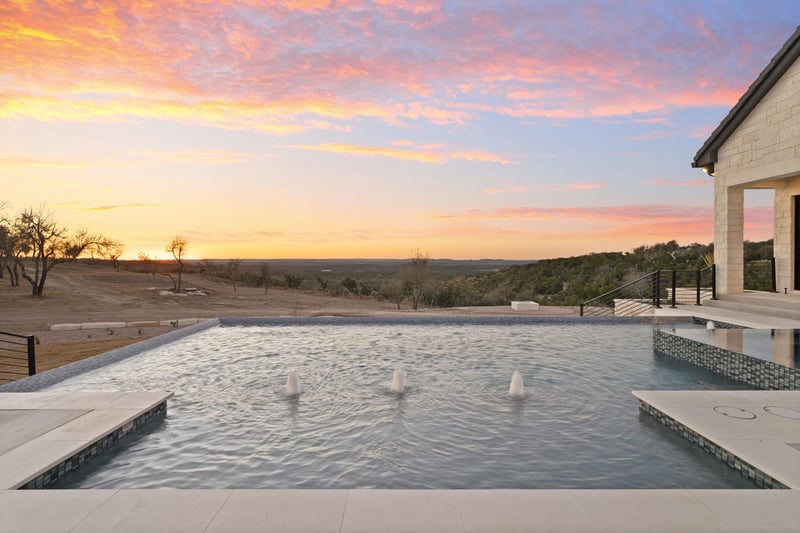1562 Canyon Crossing Vw, Dripping Springs, TX 78620