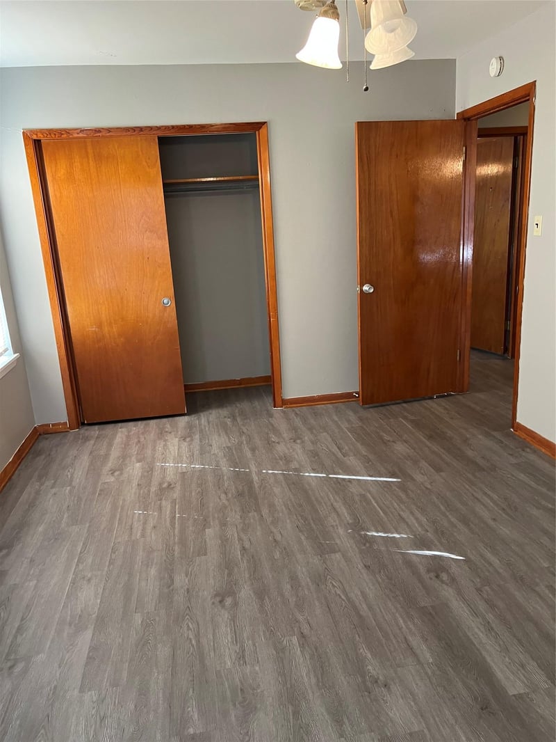 709 W 11th ST, Elgin, TX 78621