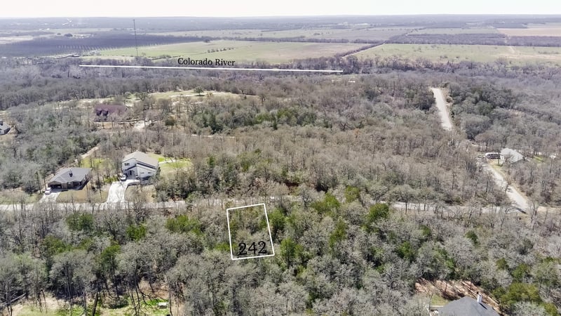 242 Iva LN, Bastrop, TX 78602