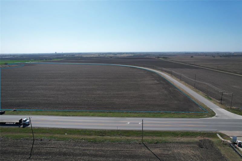 NA Fm 397 / Carlos Parker, Taylor, TX 76574