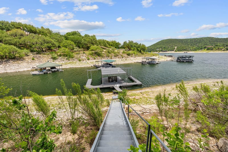 17620 Hunters Hl, Jonestown, TX 78645