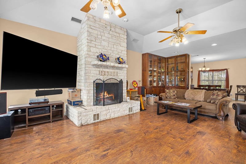 75 County Road 129, Taylor, TX 76574