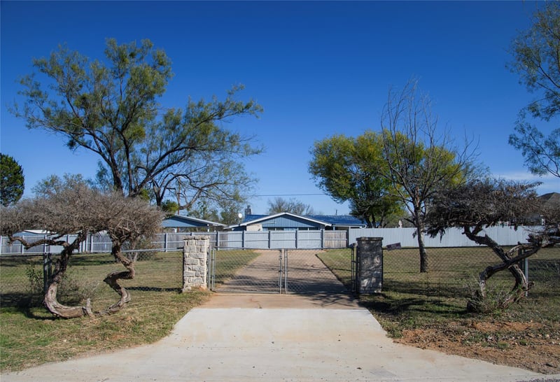 464 Fir LN, Cottonwood Shores, TX 78657