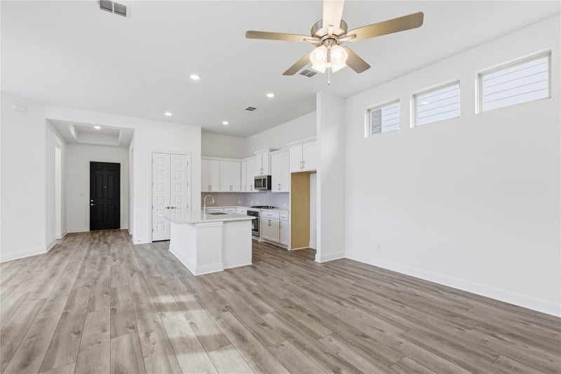 117 Royal Fern RD, Hutto, TX 78634