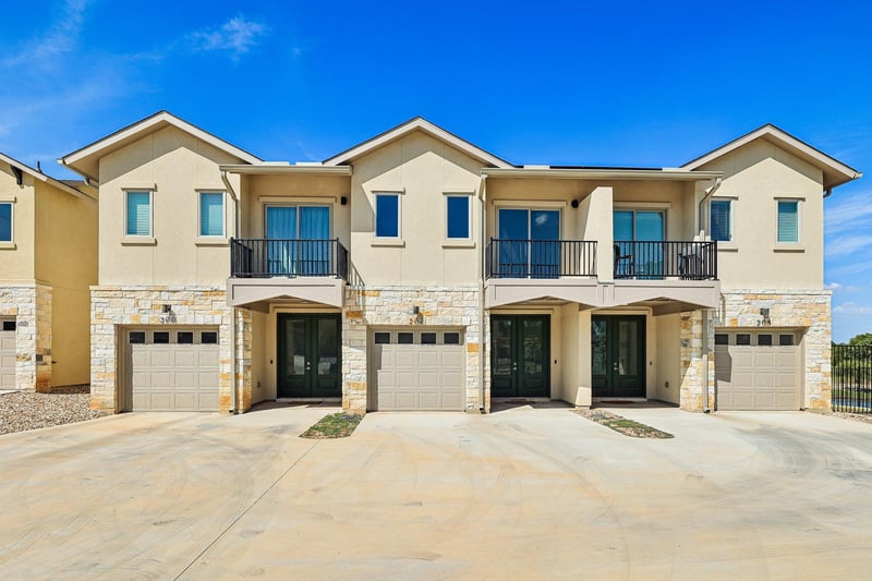 202 Tesla CIR, Round Rock, TX 78681