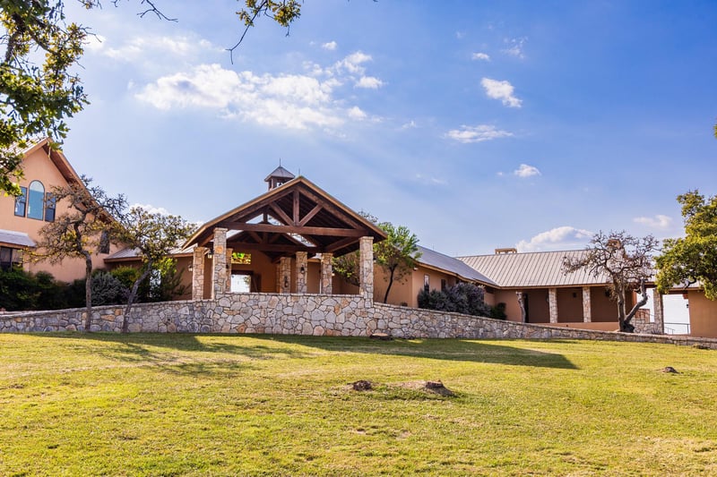 994 Upper Turtle Creek RD, Kerrville, TX 78028