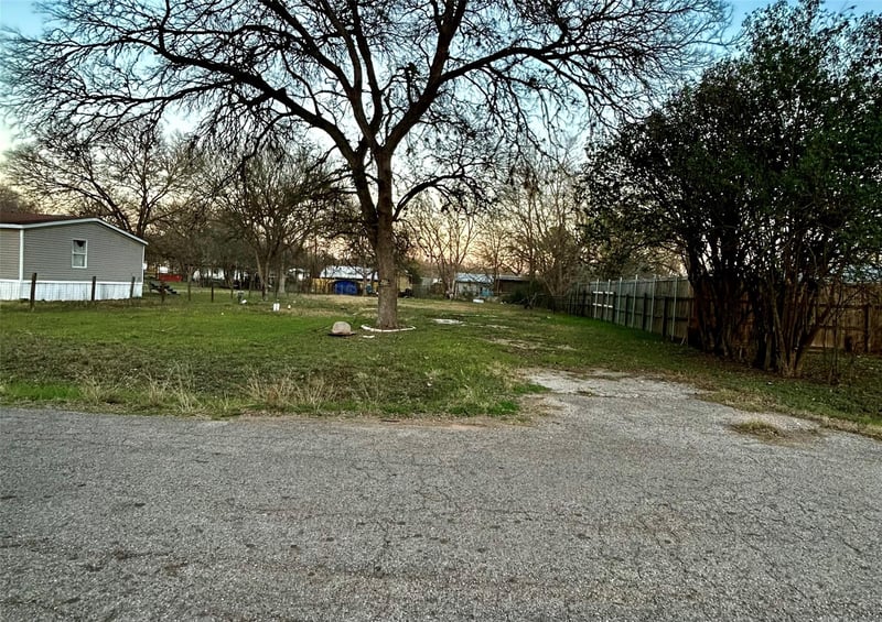 2011 Water ST, Bastrop, TX 78602