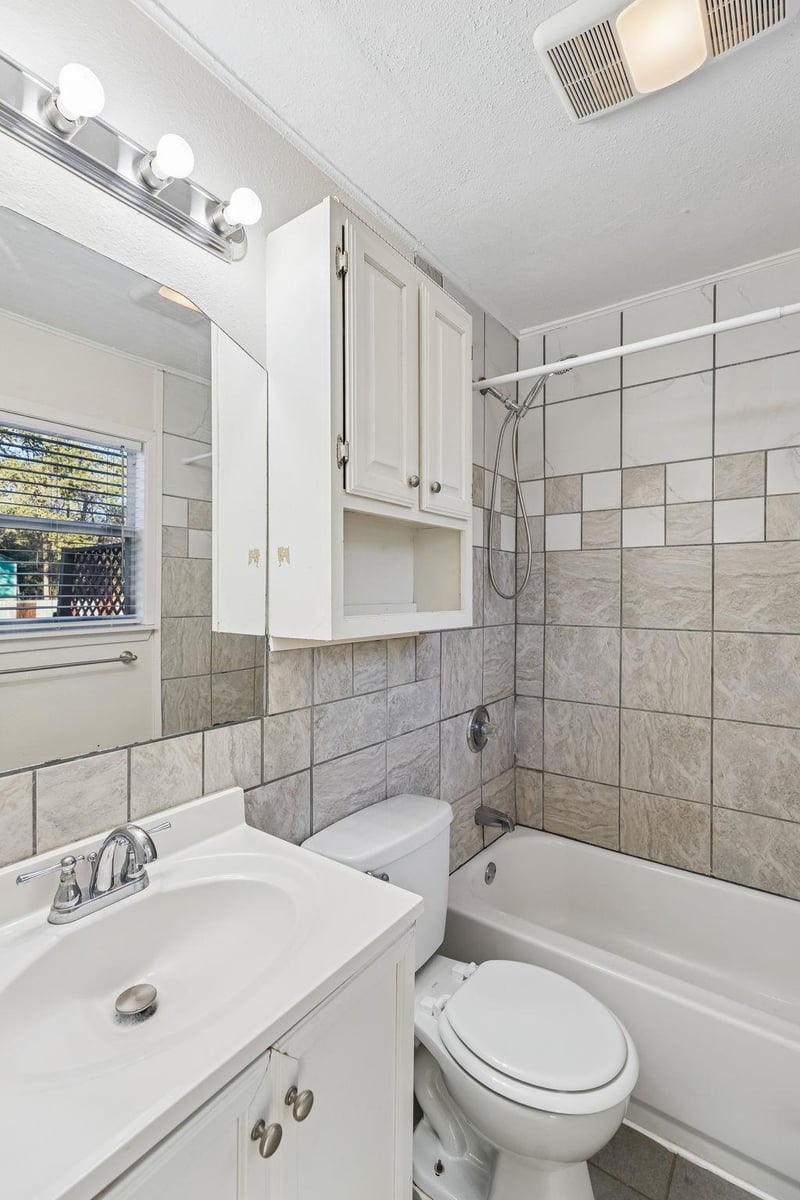 1018 Mead ST, San Marcos, TX 78666