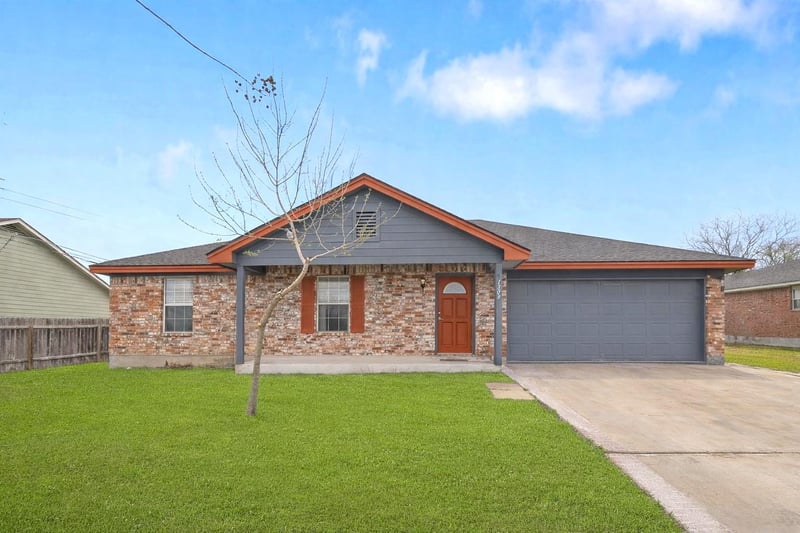1309 Mallard LN, Taylor, TX 76574