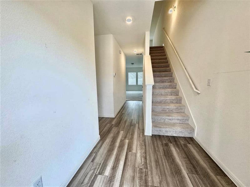 102 Gemsbok RD, Hutto, TX 78634