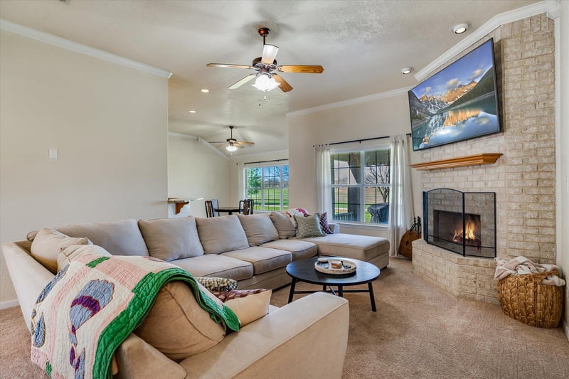 104 Firestone PL, Meadowlakes, TX 78654