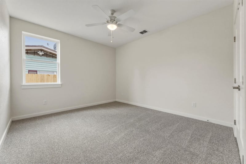 1412 Kent ST, Taylor, TX 76574