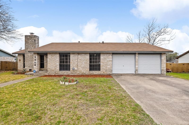 2303 Carolyn DR, Taylor, TX 76574