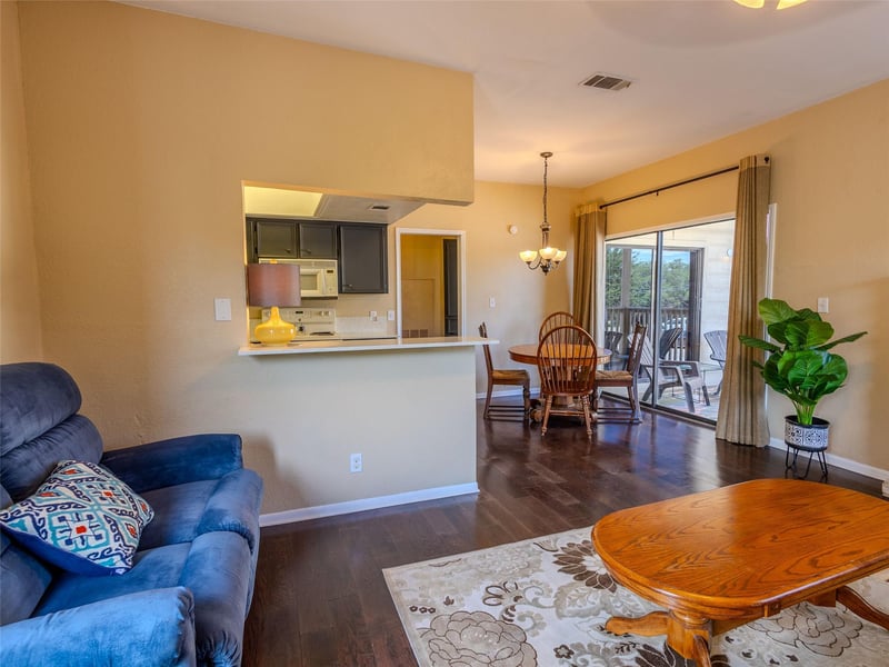 1013 Chestnut ST #4, San Marcos, TX 78666